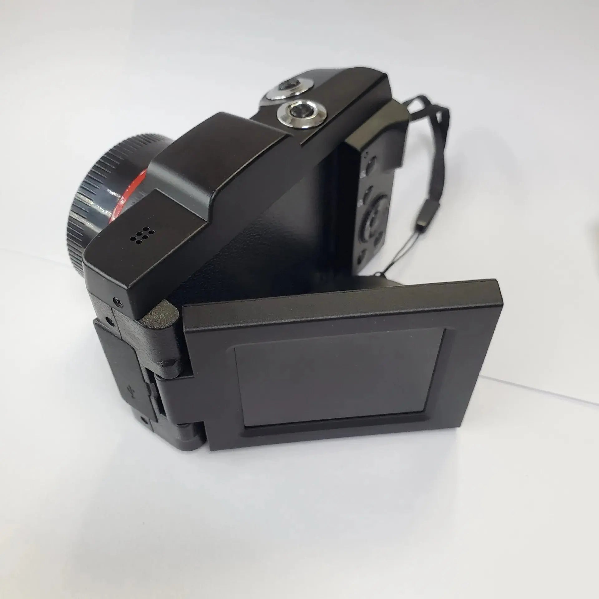 Professional 1080p Camera with 16X Digital Zoom and 2.4-Inch Screen - Soundmali