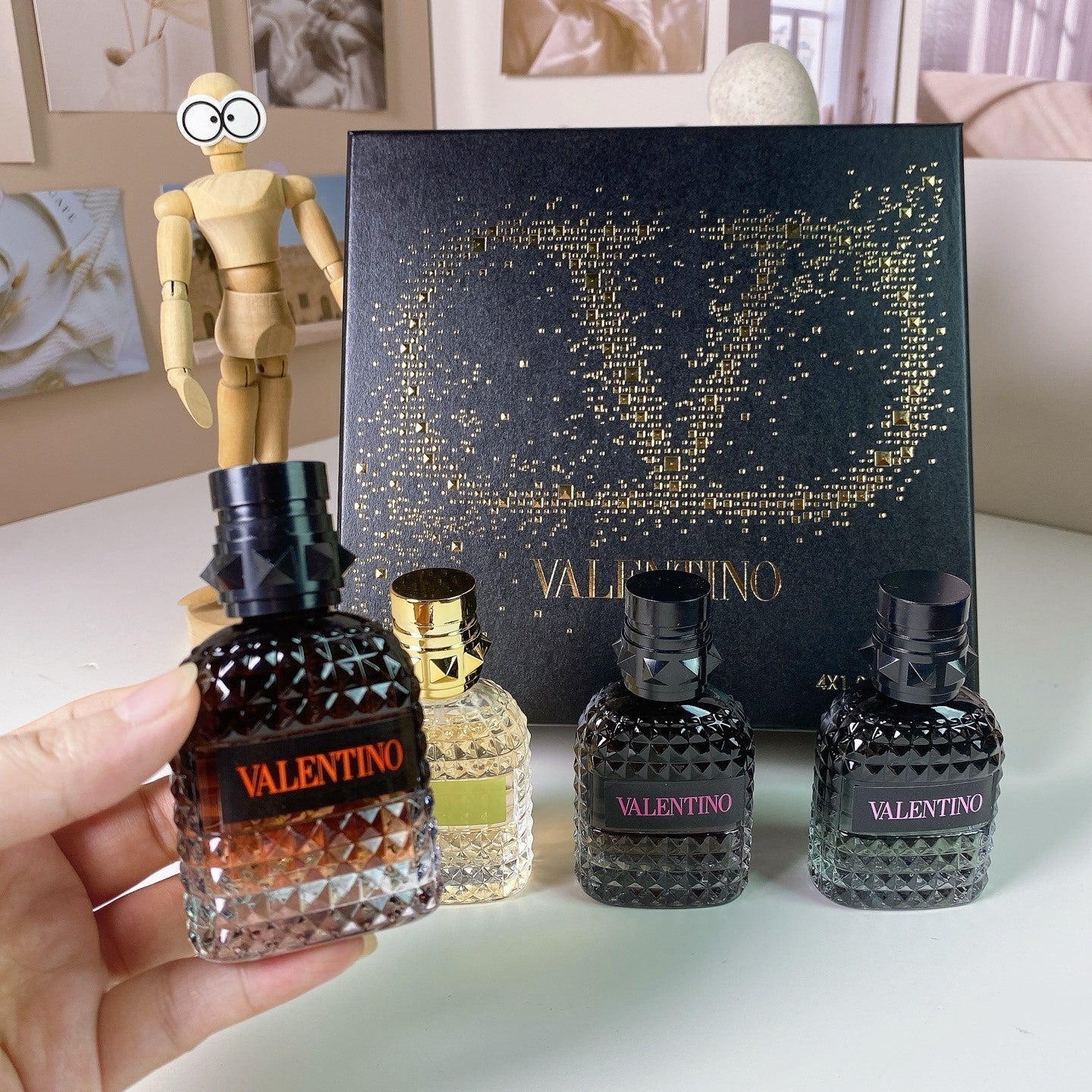 Valentino Miniature 4-Piece Parfume Set
